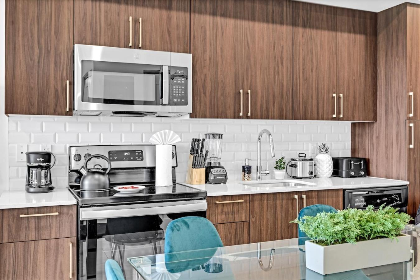 Chic 3 Bed Retreat Mins Brickell With Free Parking *