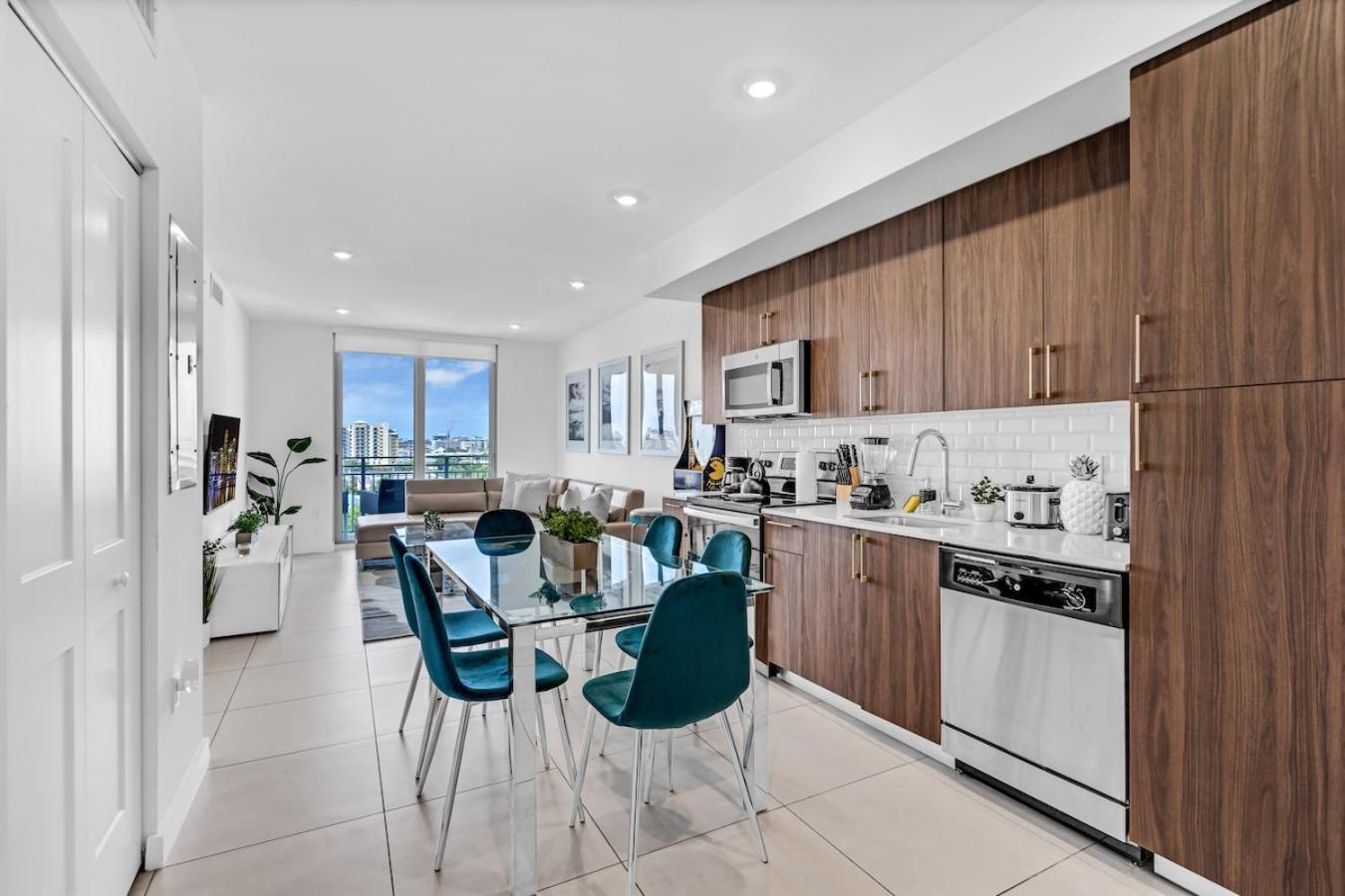 Chic 3 Bed Retreat Mins Brickell With Free Parking Miami