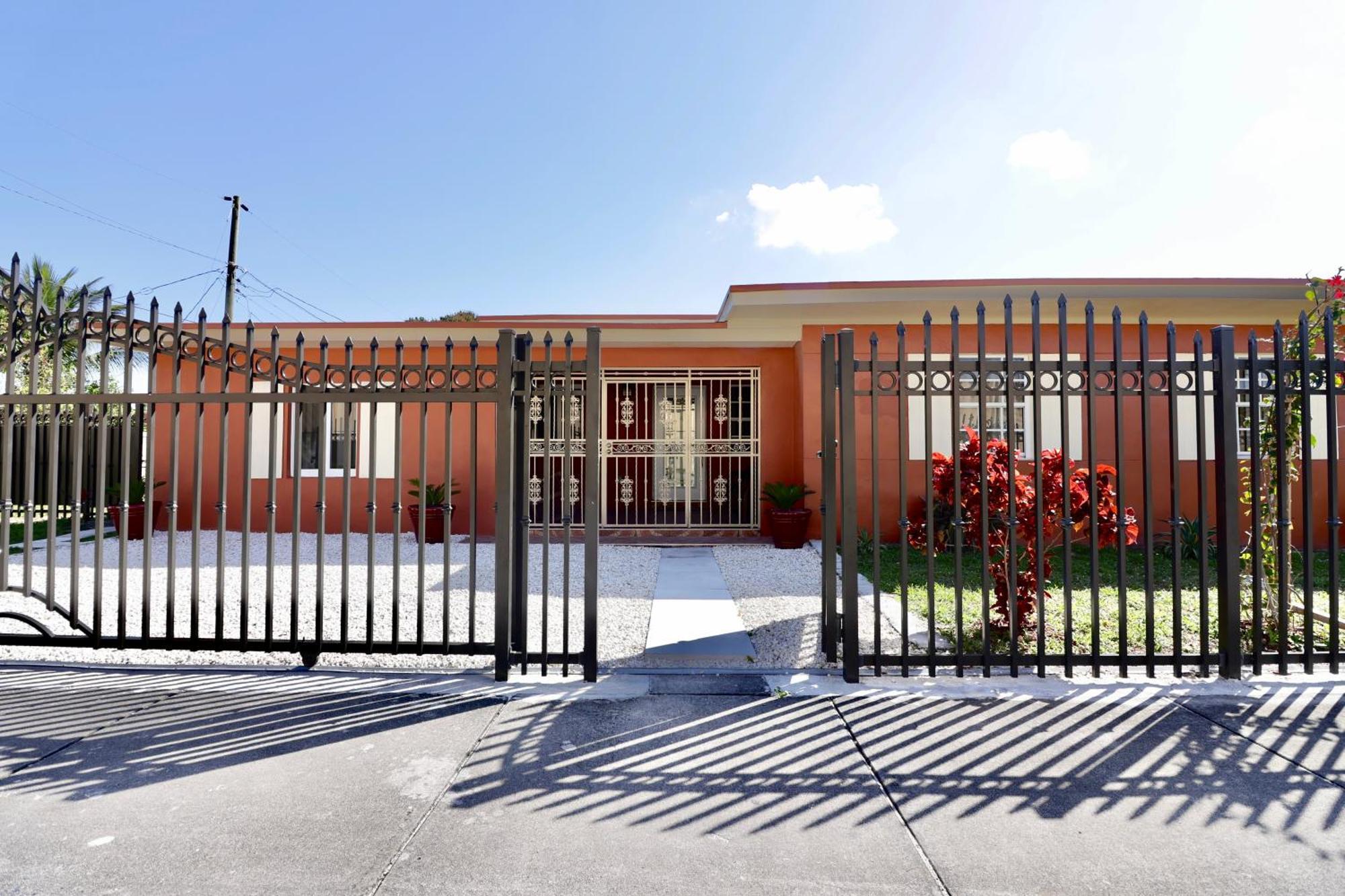 Retreat : 1br Haven Holiday home Miami