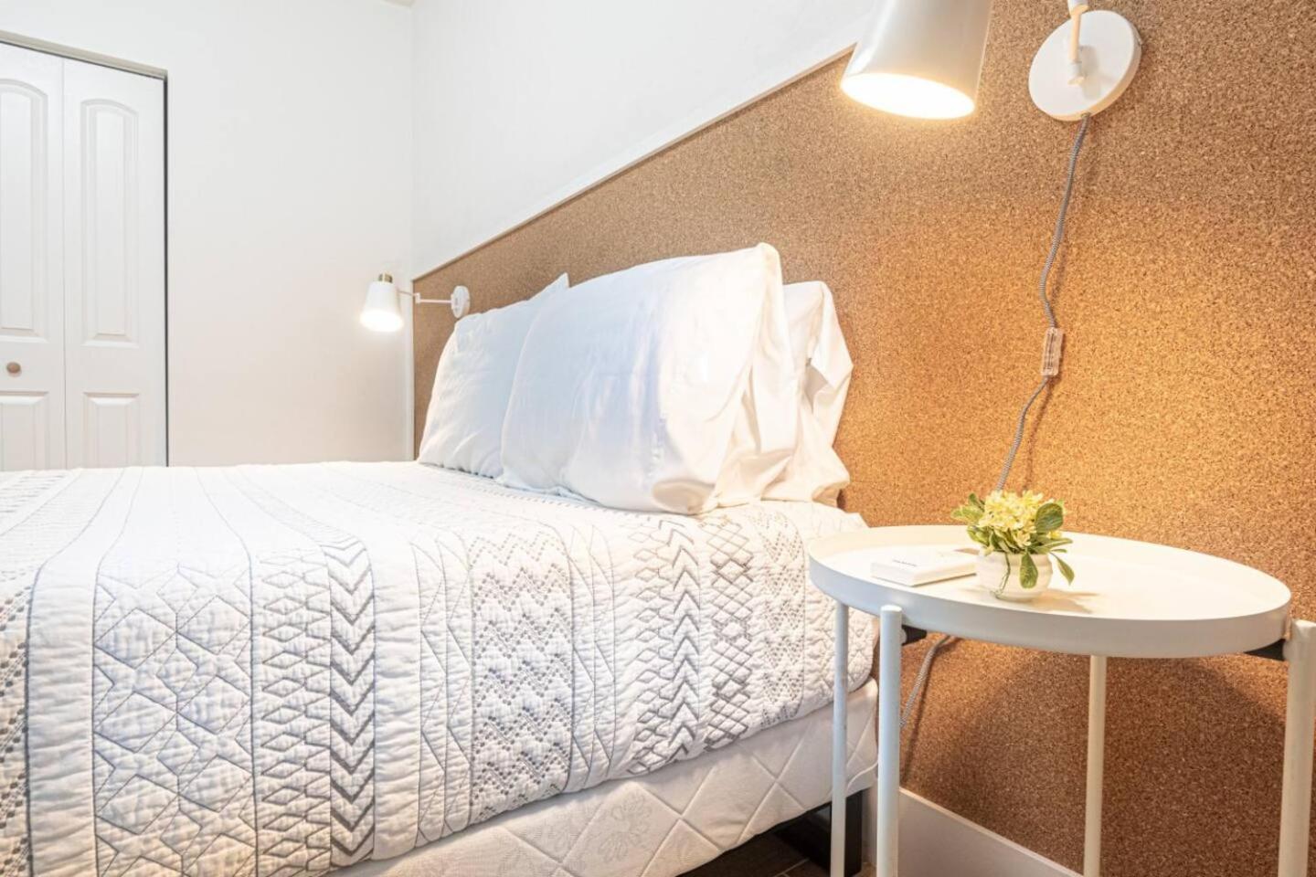 Stylish 2bed El Portal Apartment