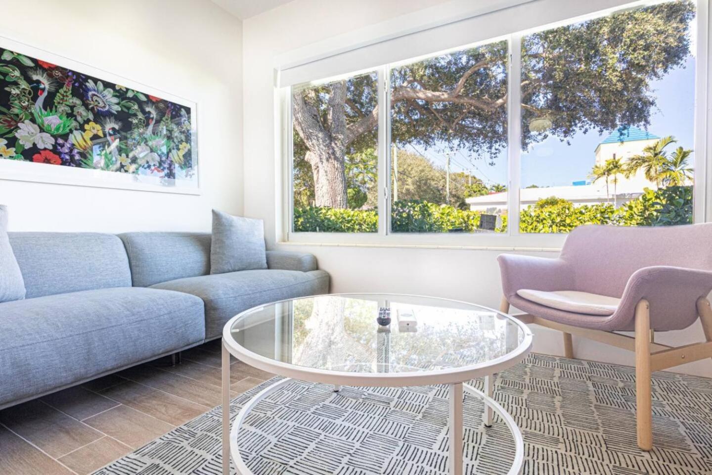 Stylish 2bed El Portal *