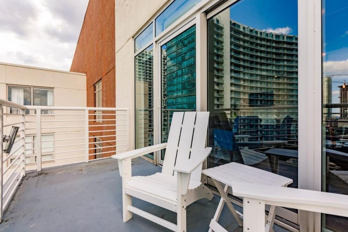 Mia Loft- Industrial Vibes Parking & Amenities Apartment *