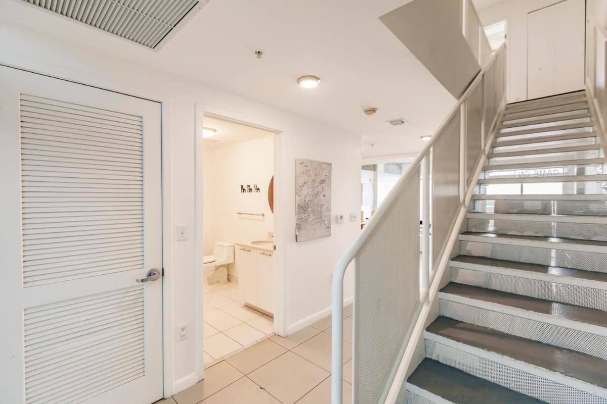Hang Ten- Large Townhome Lux Amenities Parking *