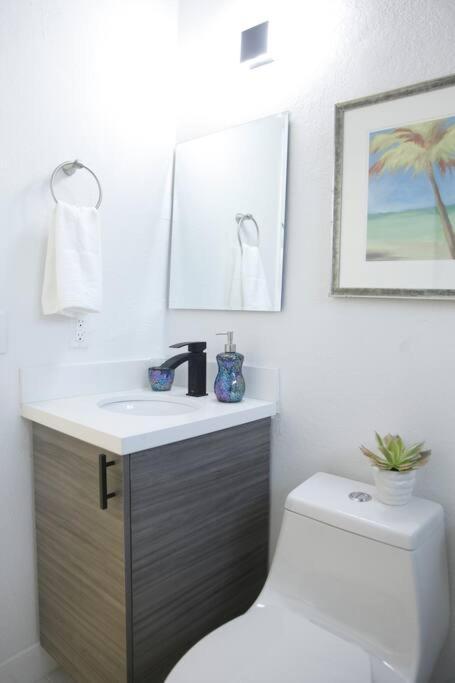 2 Designer In The Upper East-side Miami