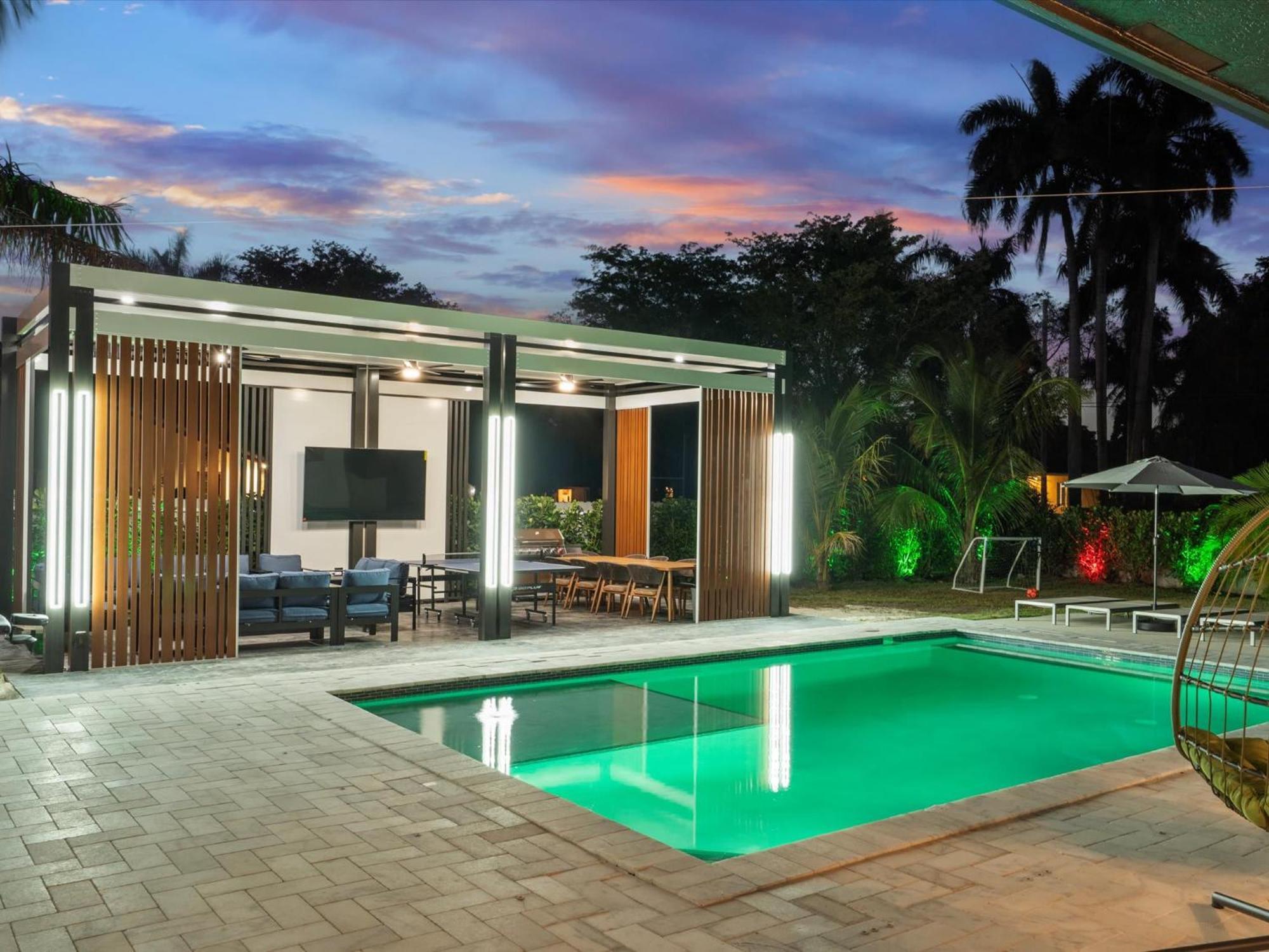 Holiday home Art Pool Golf Volleyball