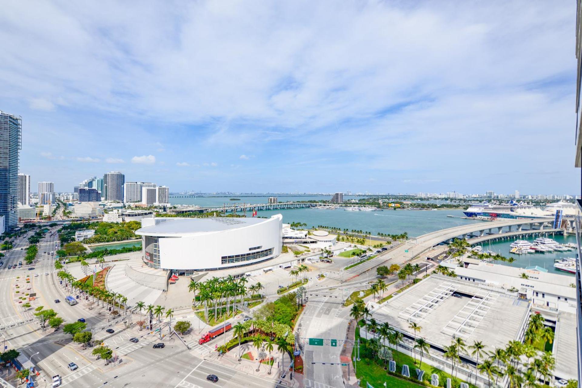 Exclusive Oasis: Charming Studio Near To Bayfront Park Apartment