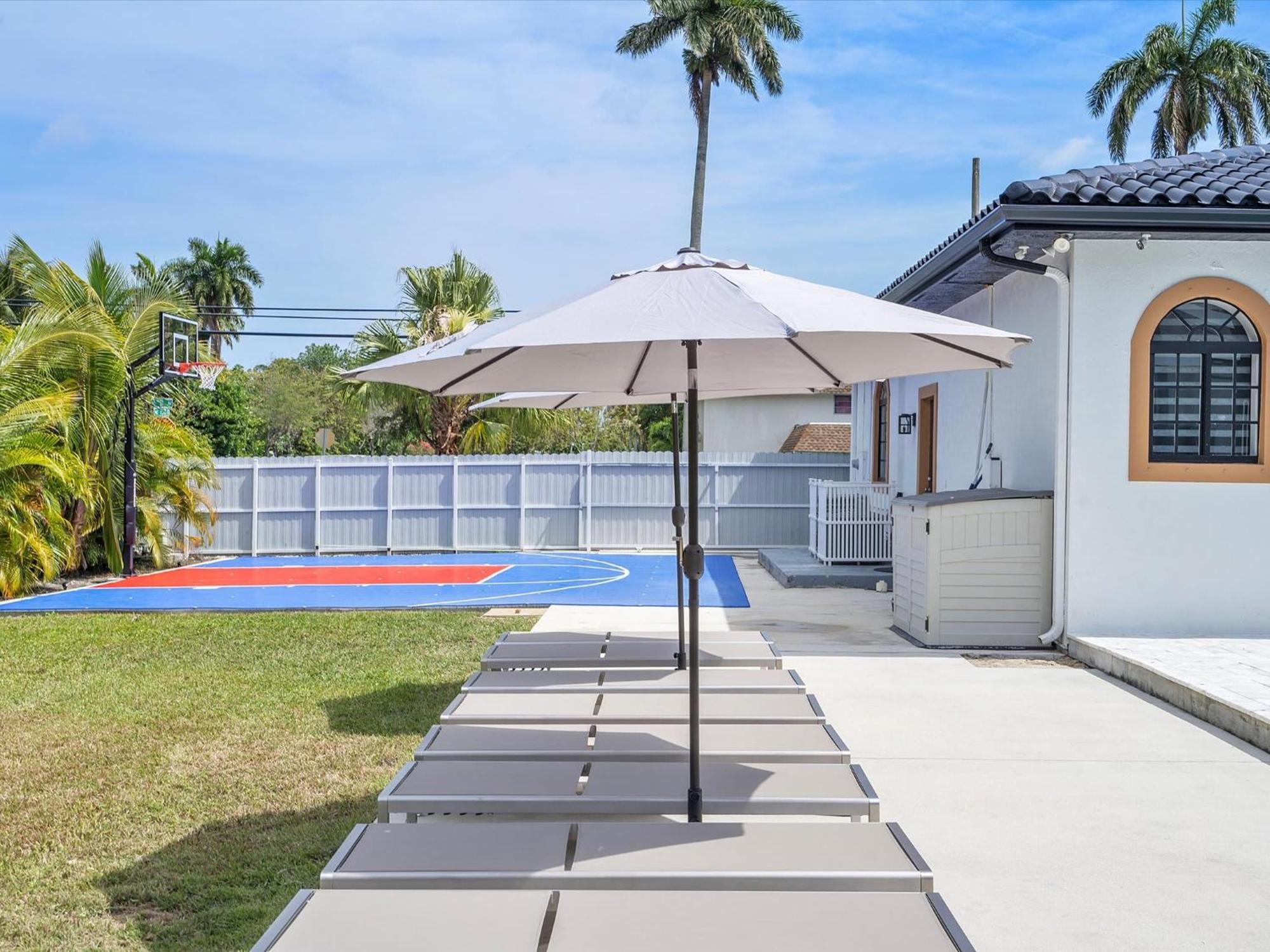 Art Pool Golf Volleyball Holiday home