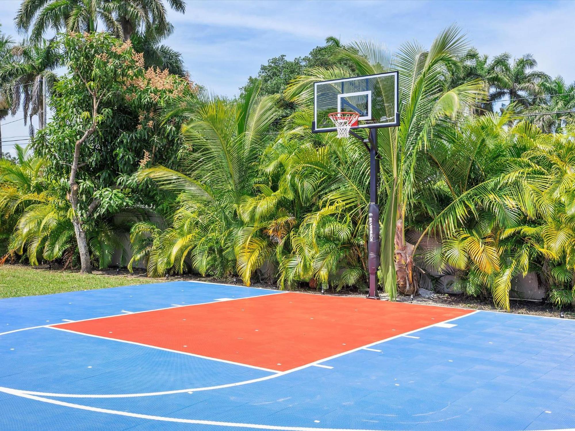 Art Pool Golf Volleyball Miami