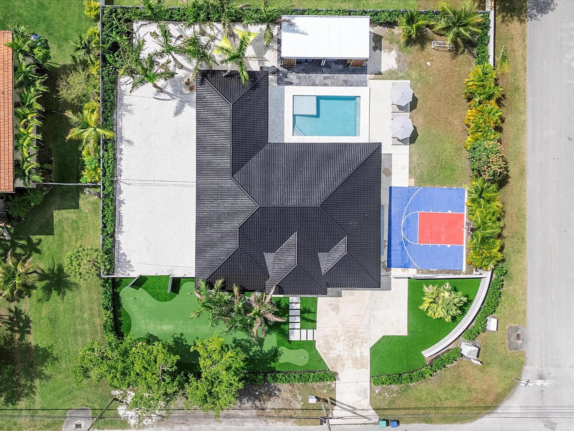 Art Pool Golf Volleyball Holiday home *