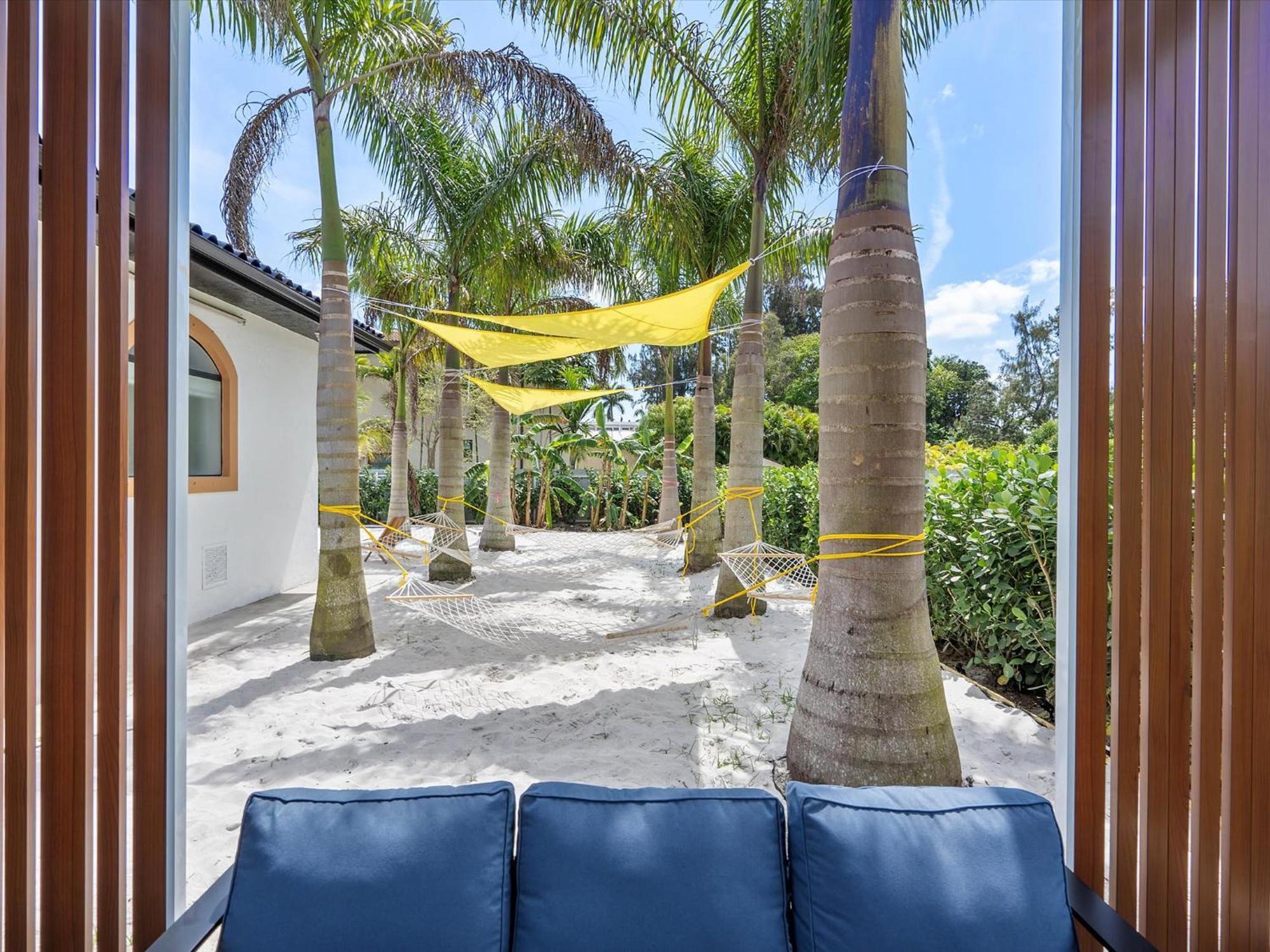 Holiday home Art Pool Golf Volleyball