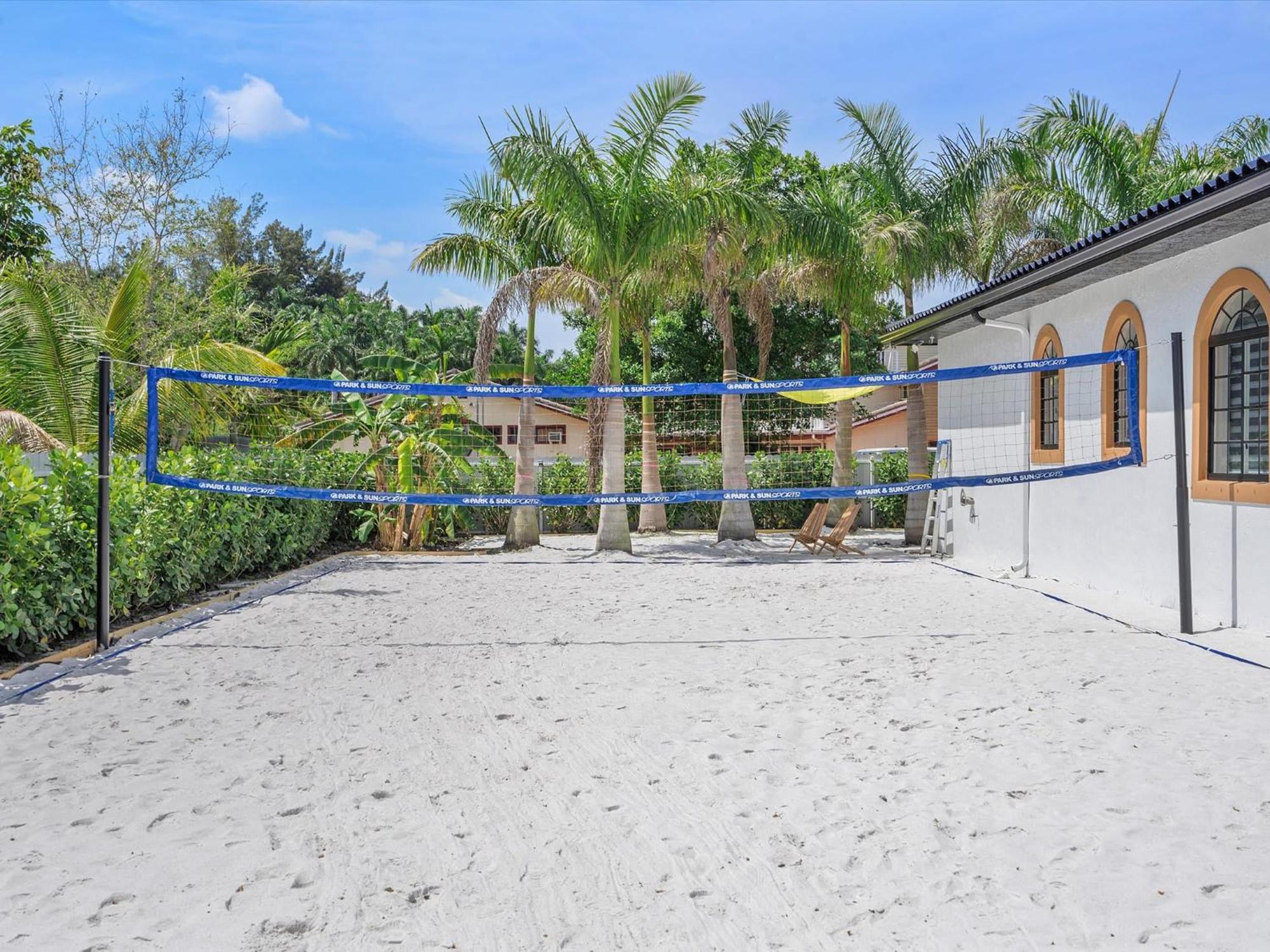 Art Pool Golf Volleyball Holiday home *