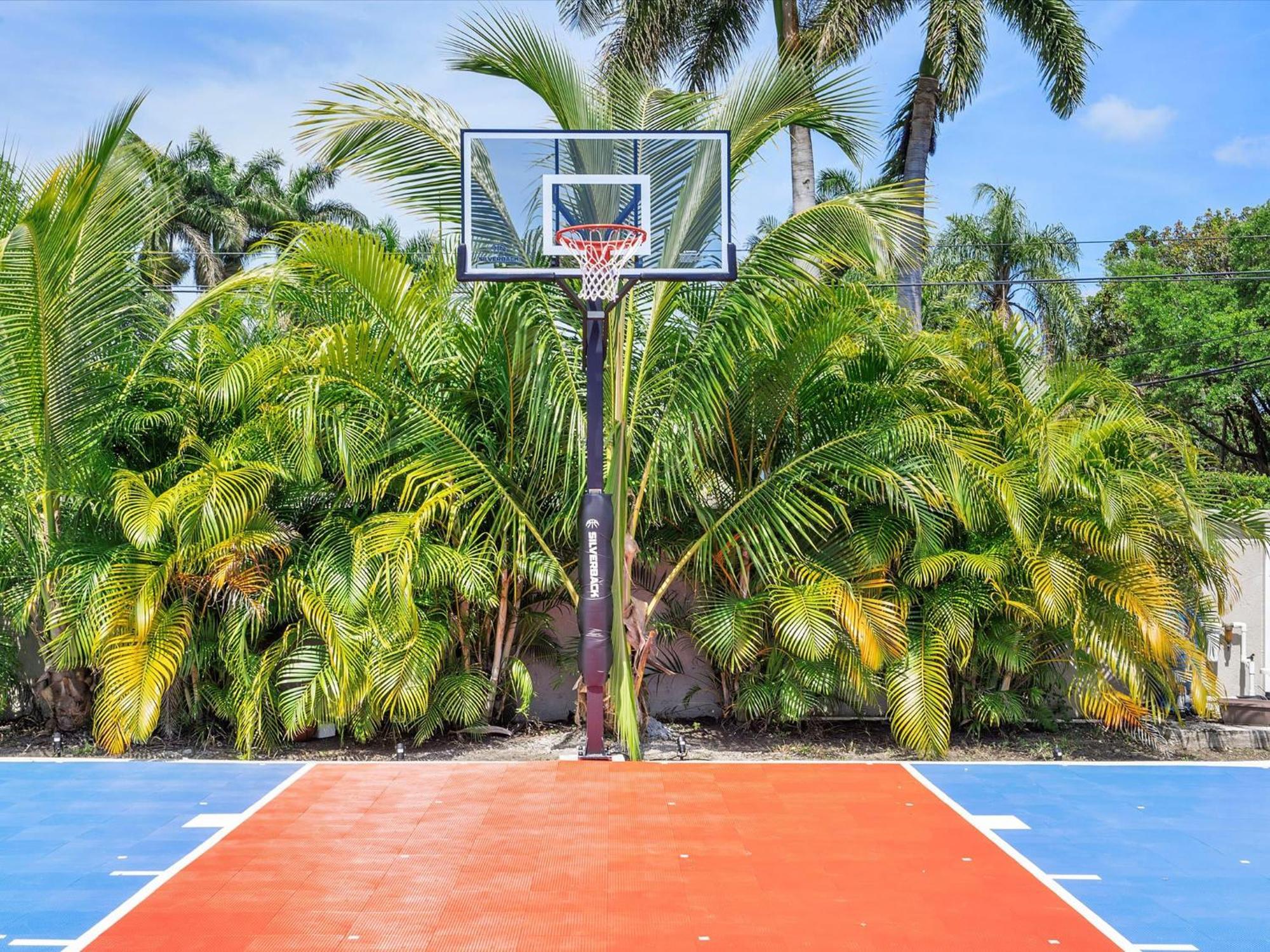 Art Pool Golf Volleyball Miami