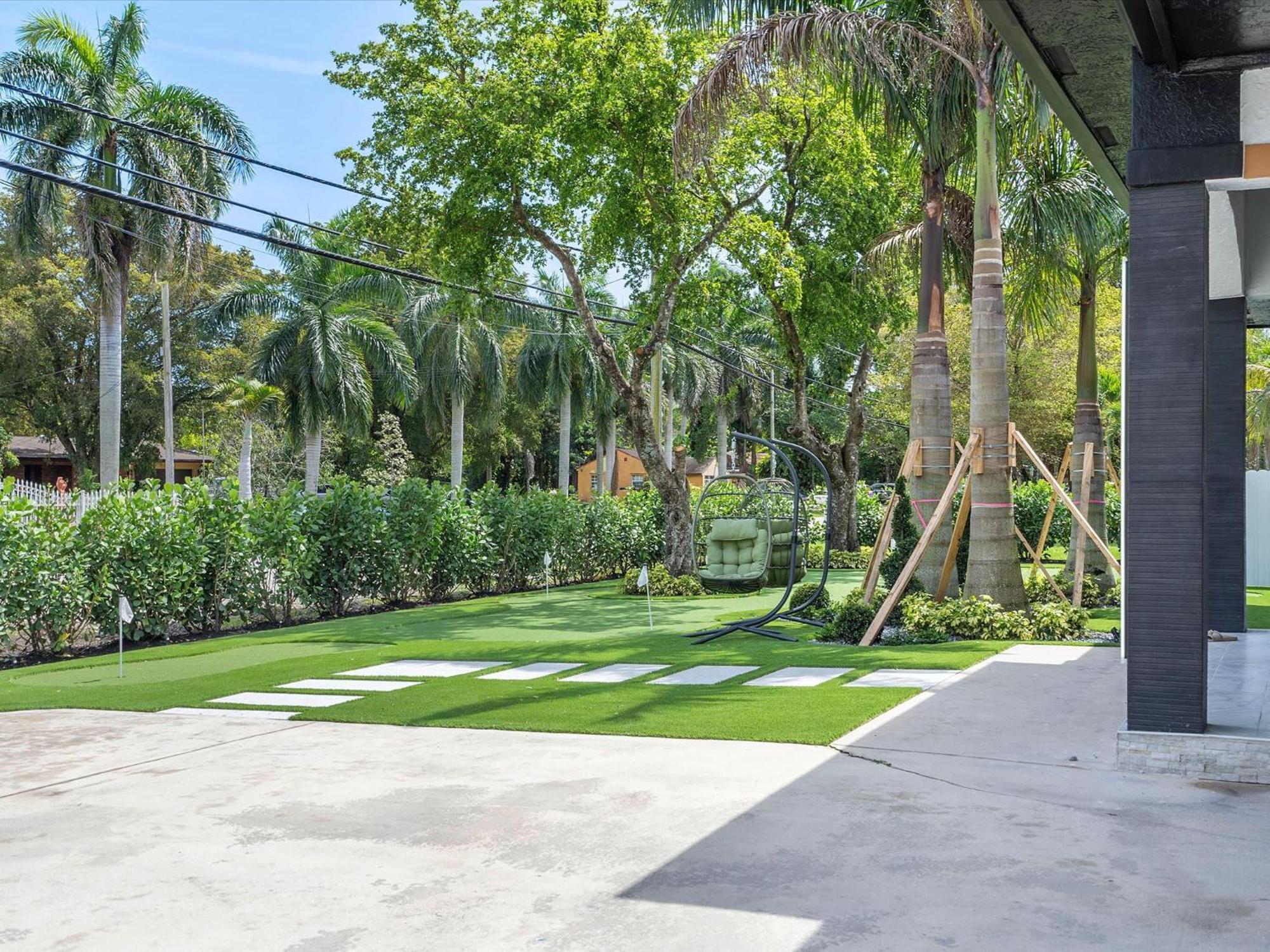 Art Pool Golf Volleyball Holiday home *