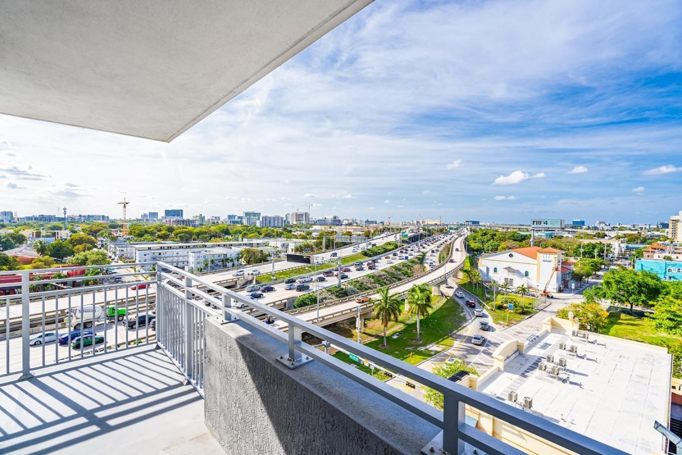 Apartment Chic 3 Bed Retreat Mins Brickell With Free Parking