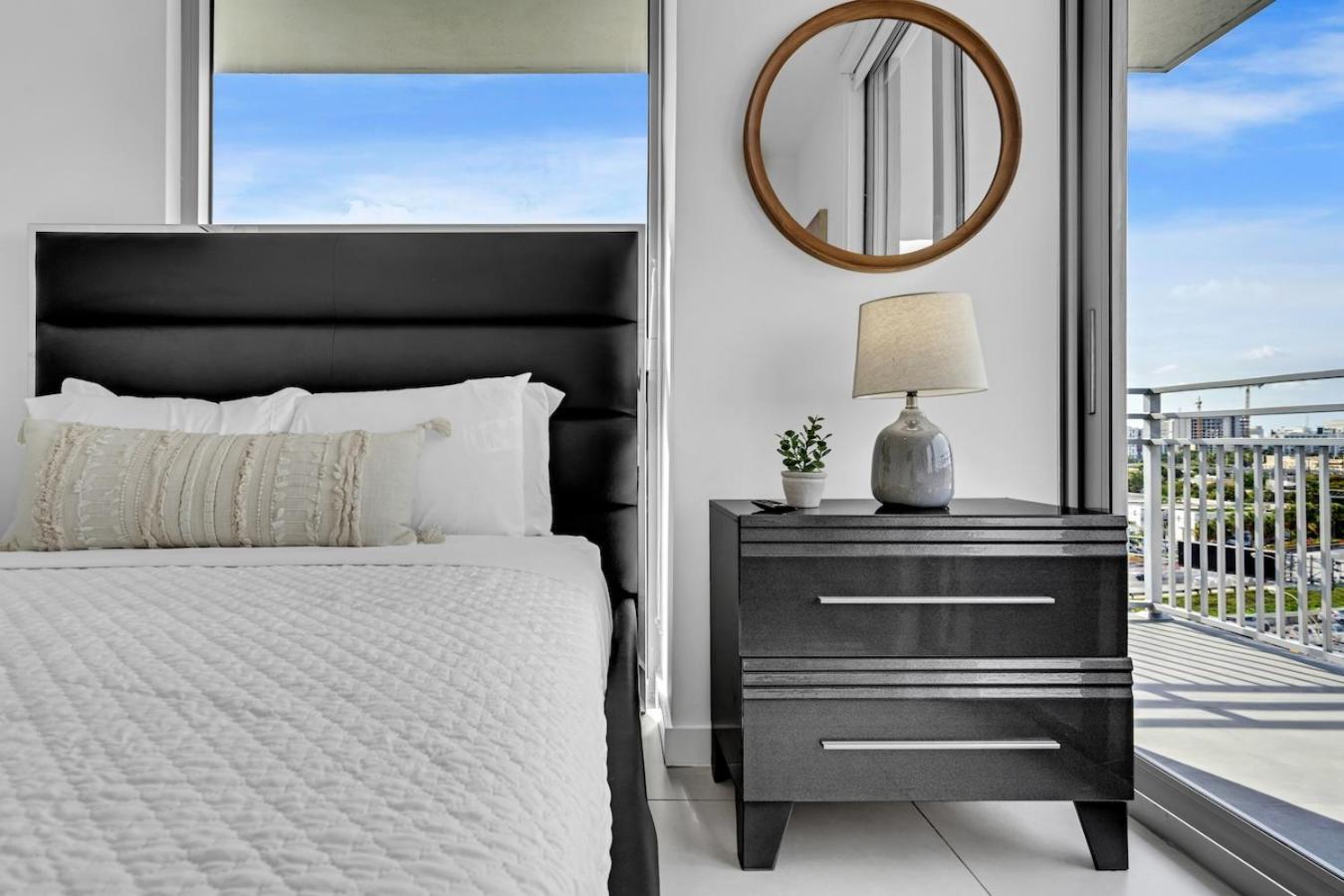Chic 3 Bed Retreat Mins Brickell With Free Parking Apartment