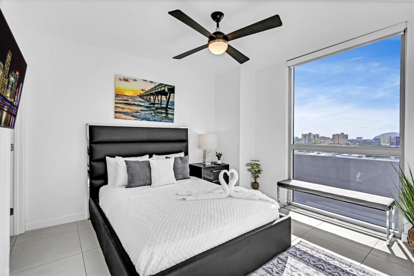 Chic 3 Bed Retreat Mins Brickell With Free Parking Miami
