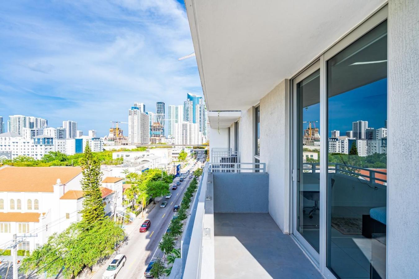 Chic 3 Bed Retreat Mins Brickell With Free Parking Apartment *