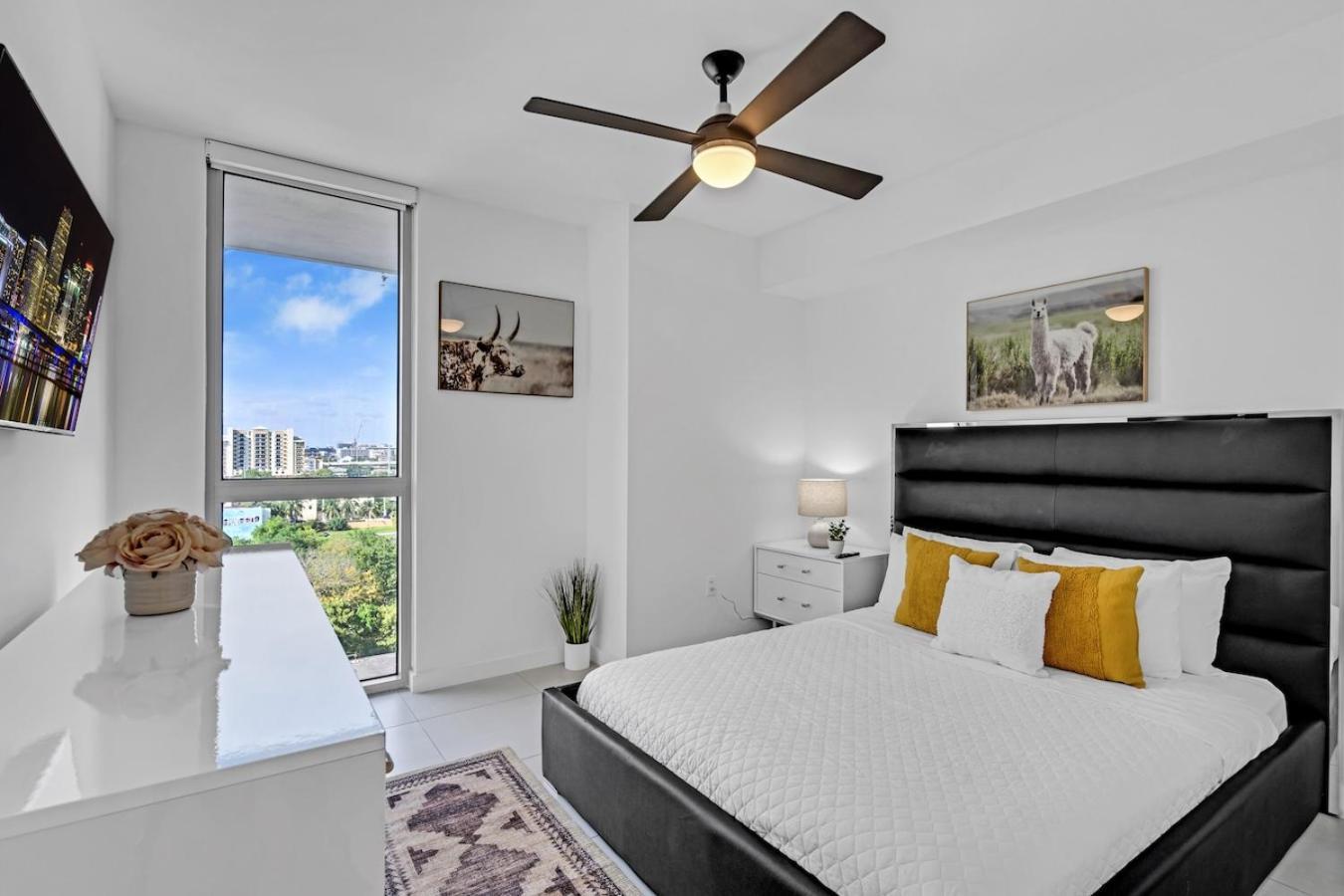Chic 3 Bed Retreat Mins Brickell With Free Parking Miami