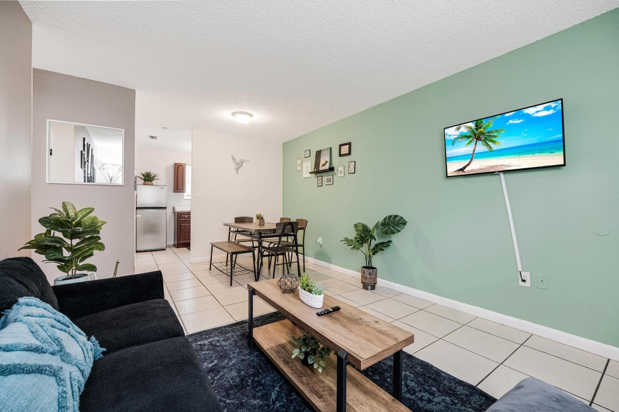 Stylish 2br Escape In Close To Downtow Apartment