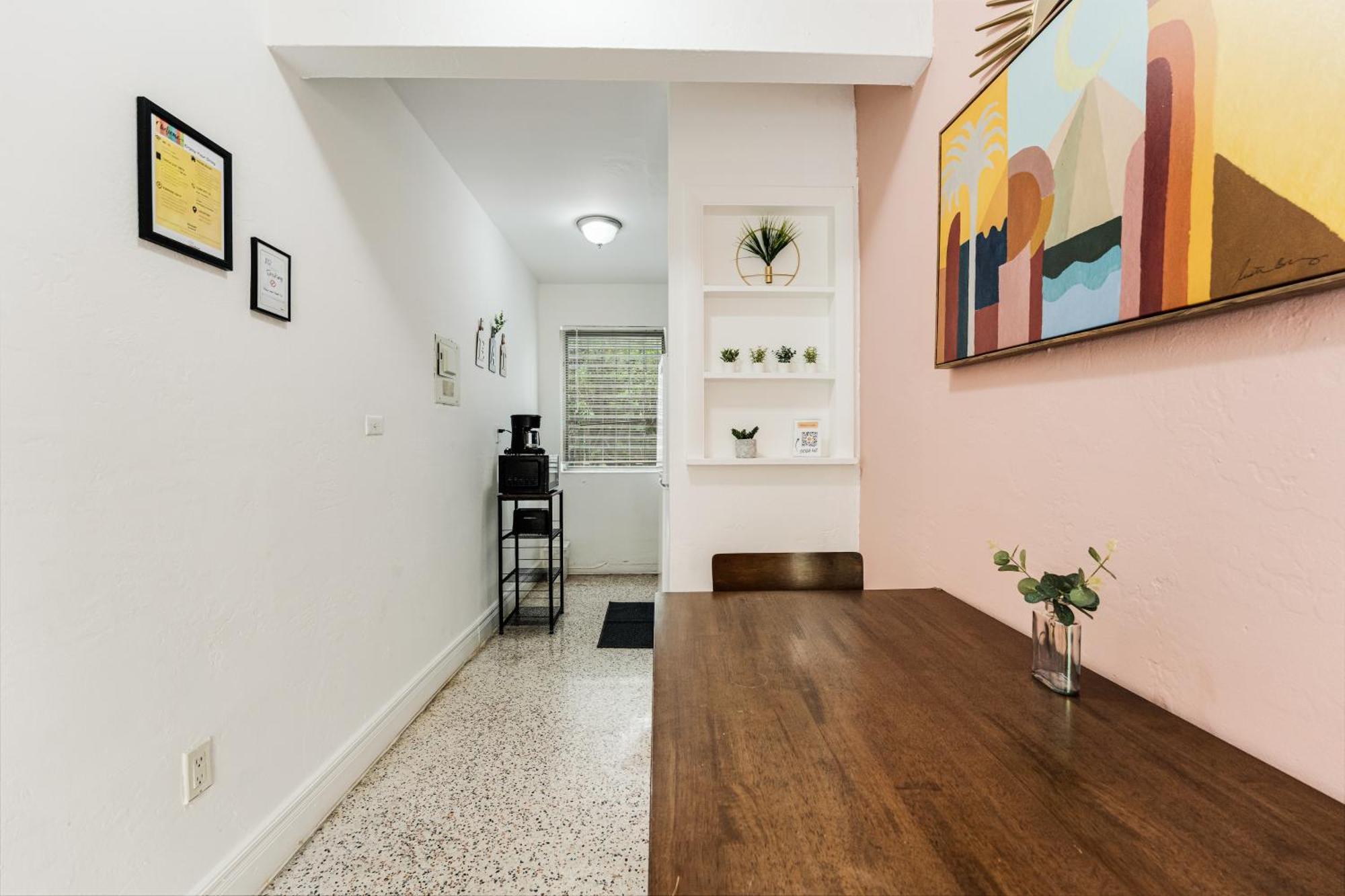 Stylish 1br Minutes From Brickell *