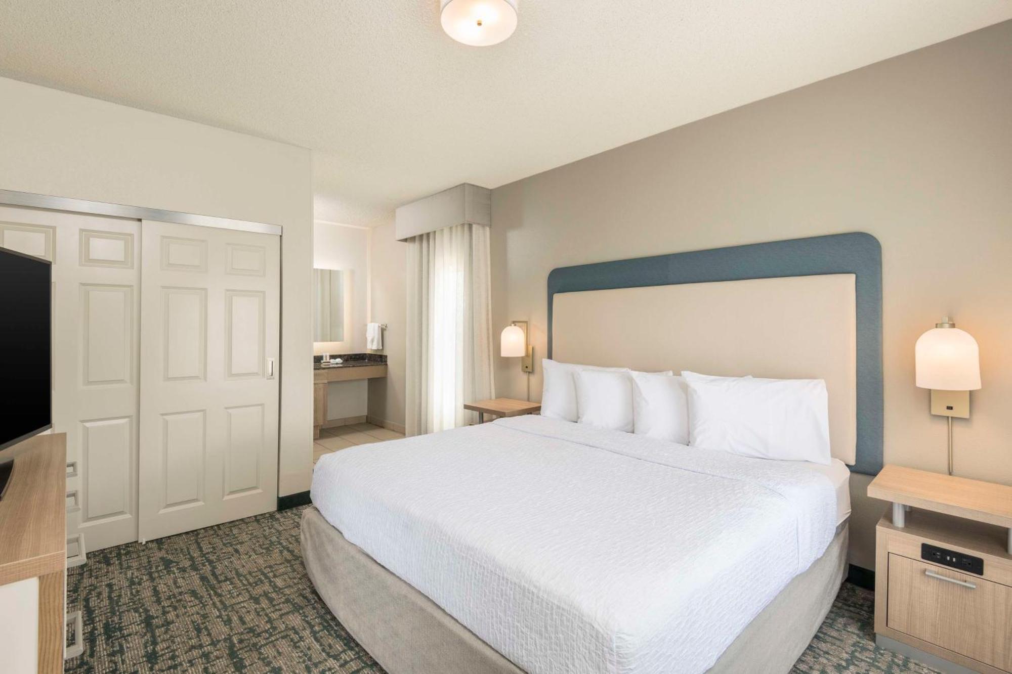 Homewood Airport/blue Lagoon Hotel