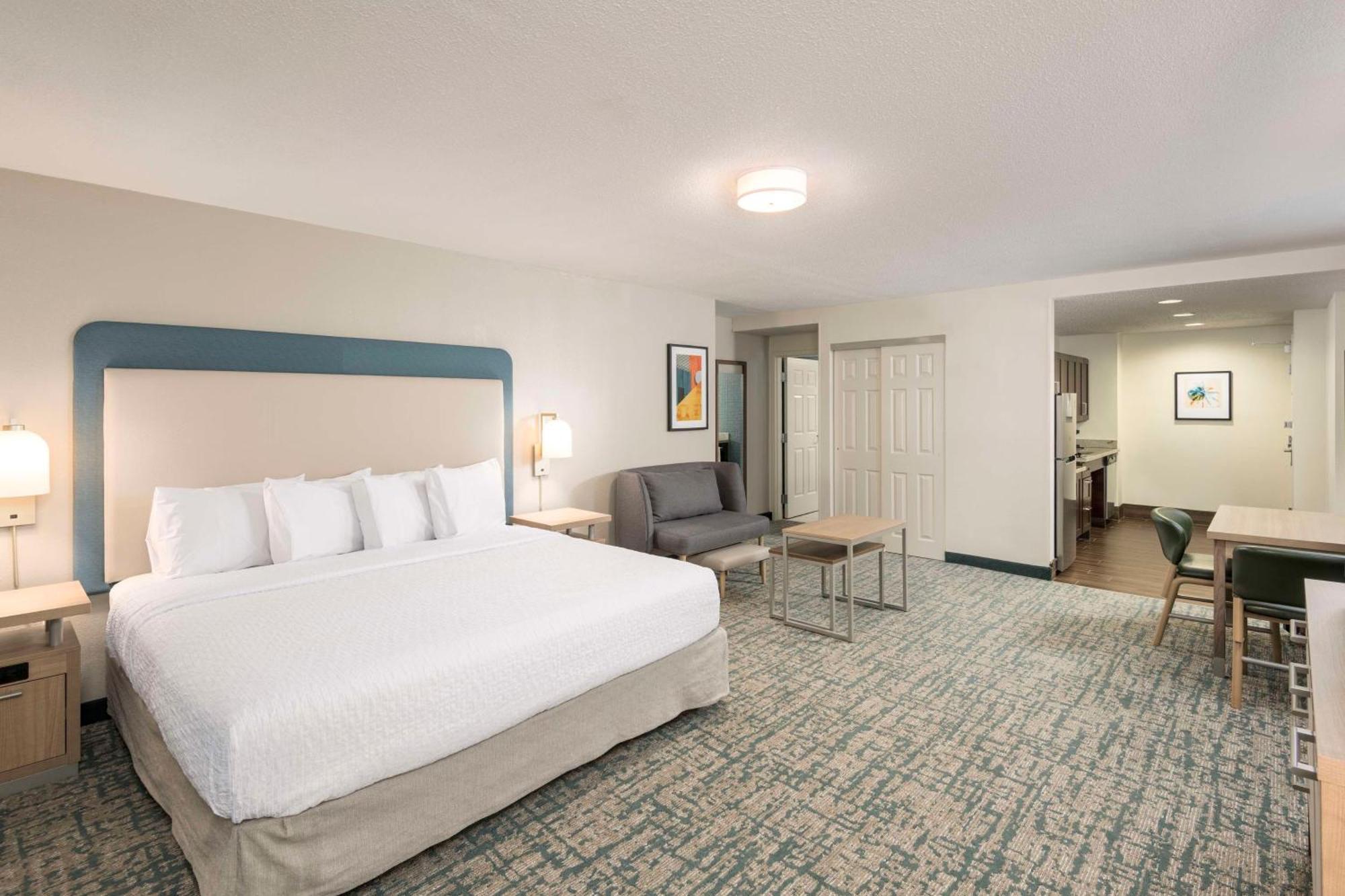 Homewood Airport/blue Lagoon 3*