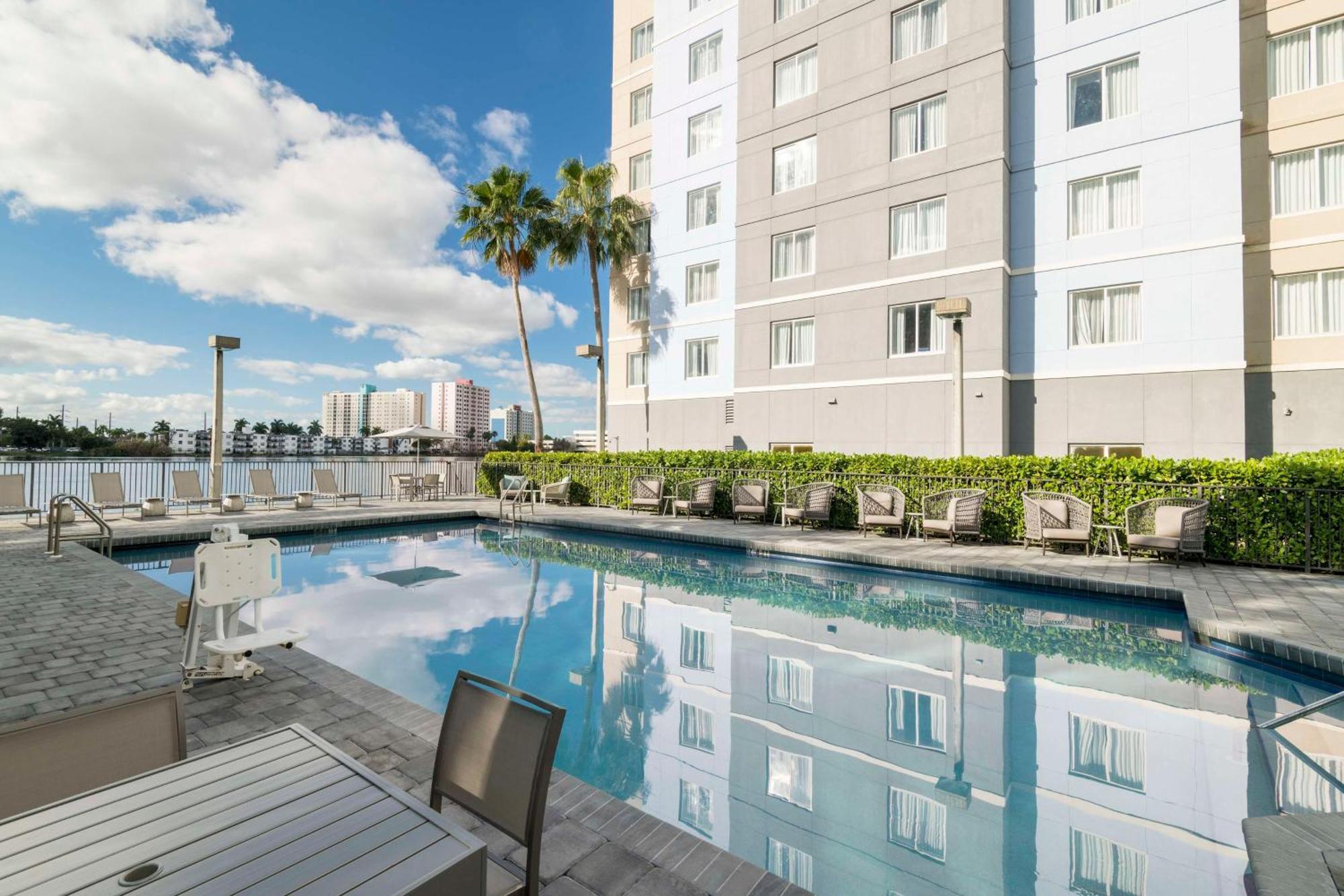 Homewood Airport/blue Lagoon 3* Miami