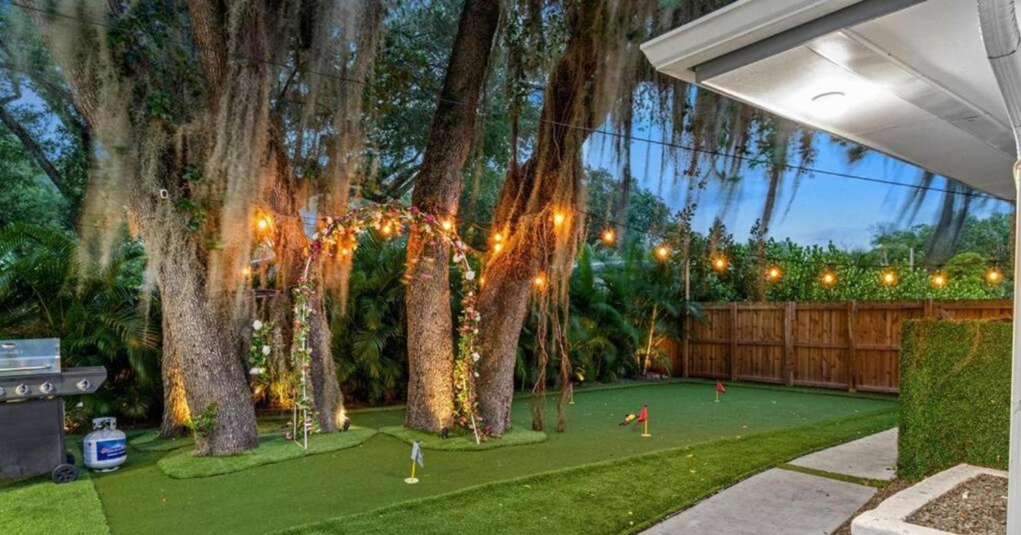Entertaining Fun Games Mini Golf Grill Villa