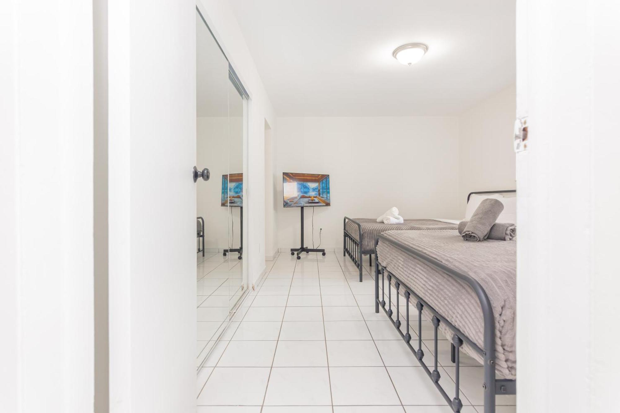 Apartment One Bedroom - With Parking & Balcony - Heart Of Wynwood *