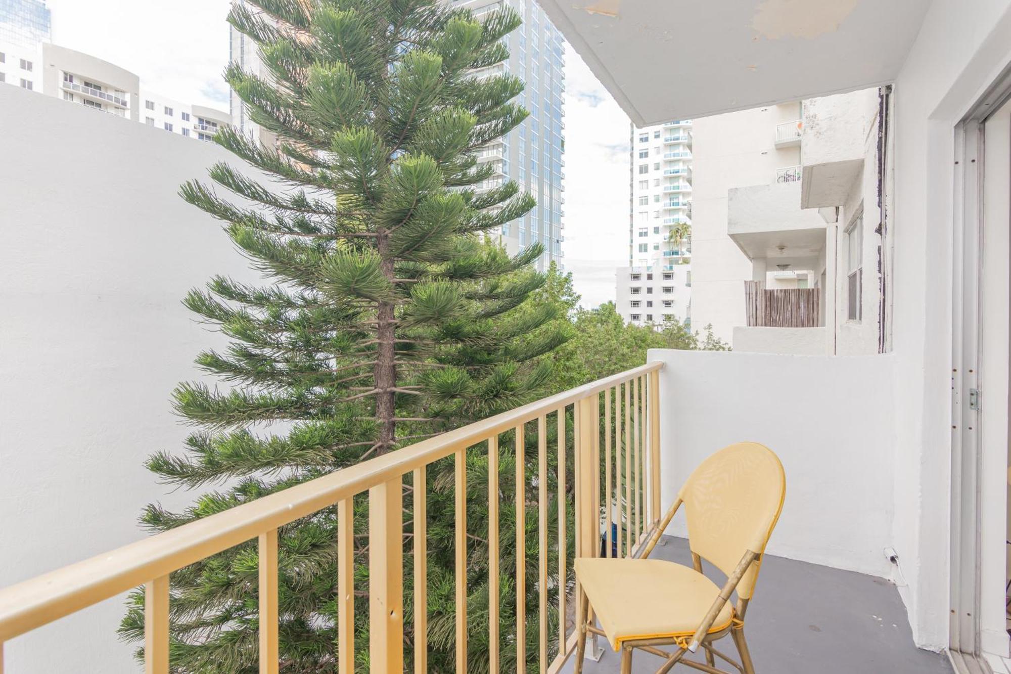 Apartment One Bedroom - With Parking & Balcony - Heart Of Wynwood