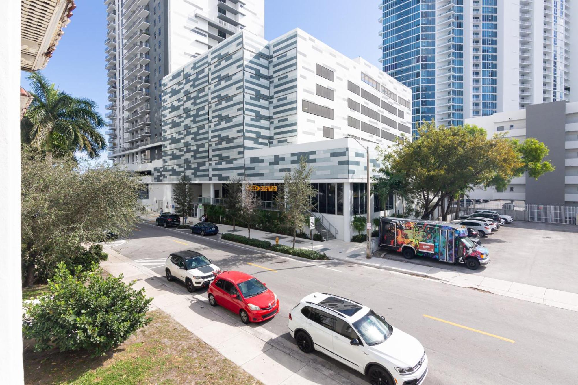 2-bdrm -heart Wynwood & Edgewater- Private Parking Appartement *