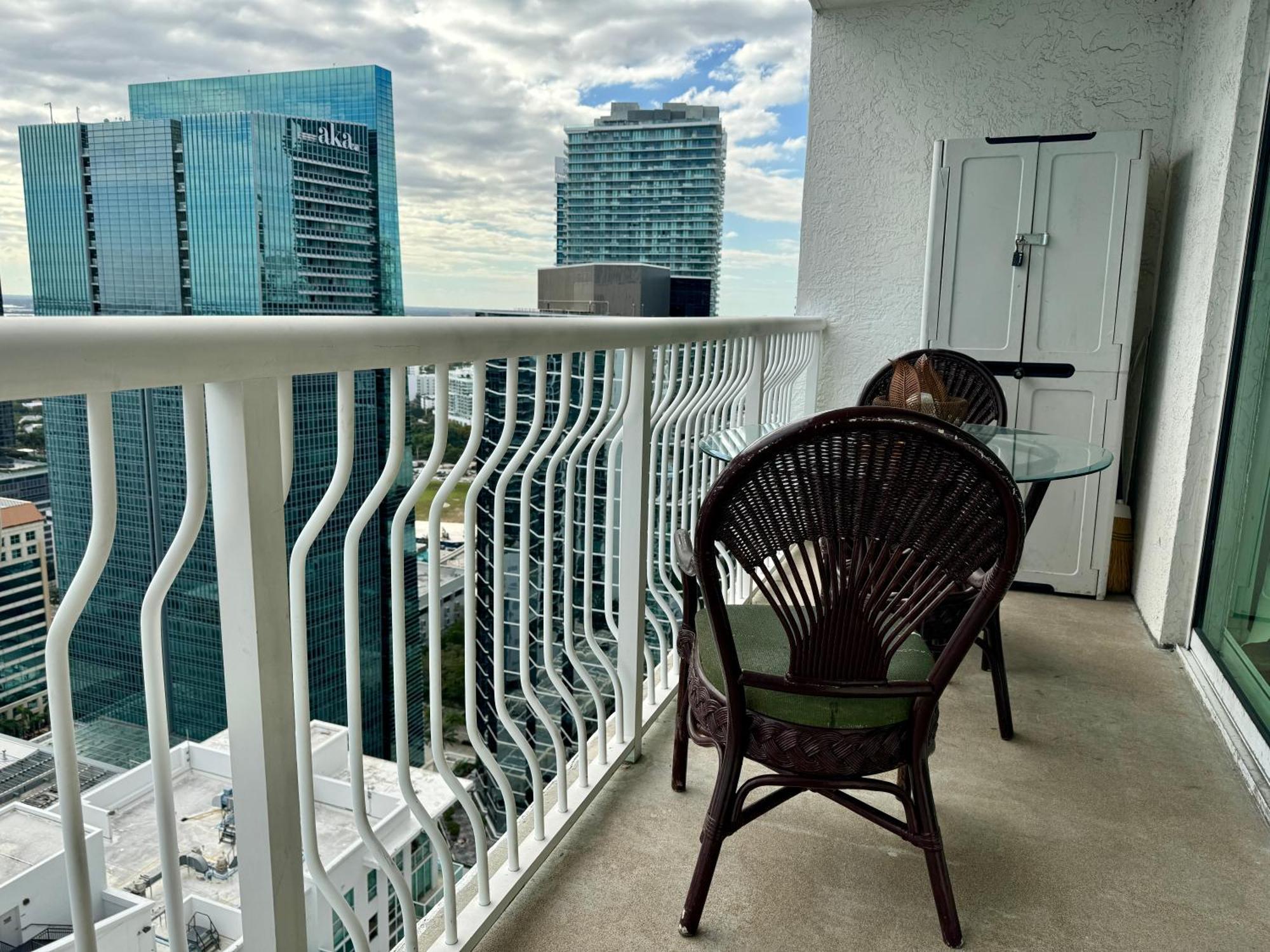 Brickell Unit, Amazing View, Balcony, Pool, 1 Free Parking *