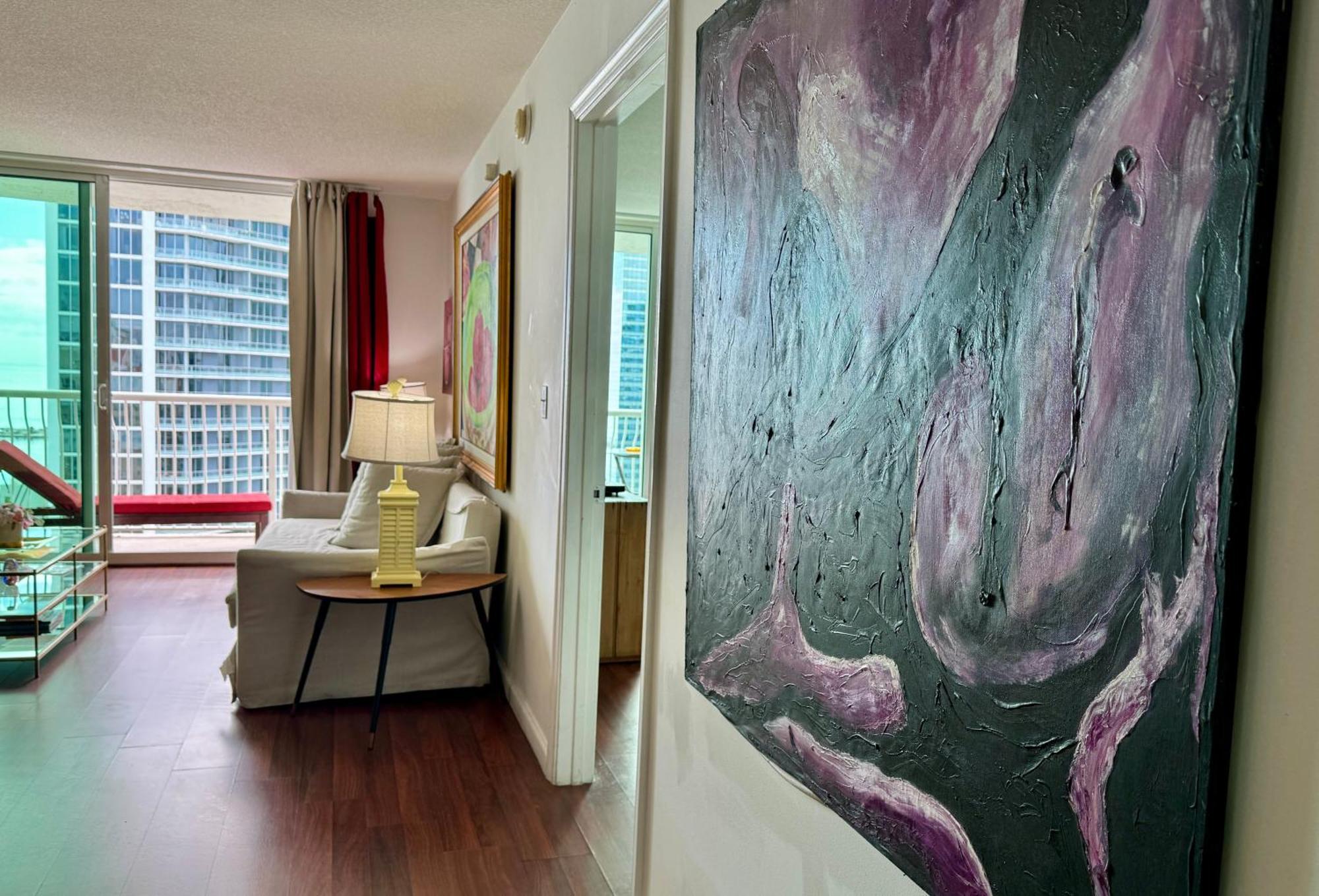 Brickell Unit, Amazing View, Balcony, Pool, 1 Free Parking * Miami