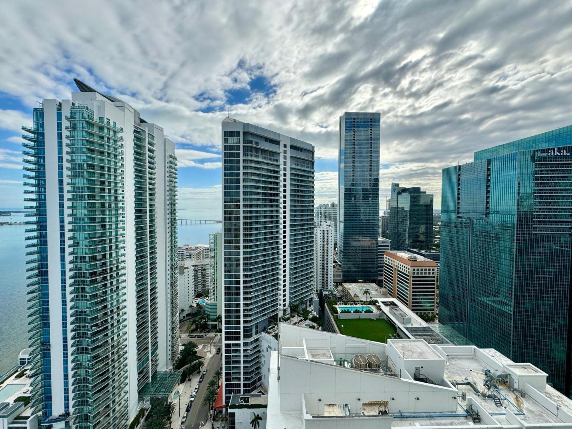 Brickell Unit, Amazing View, Balcony, Pool, 1 Free Parking Miami