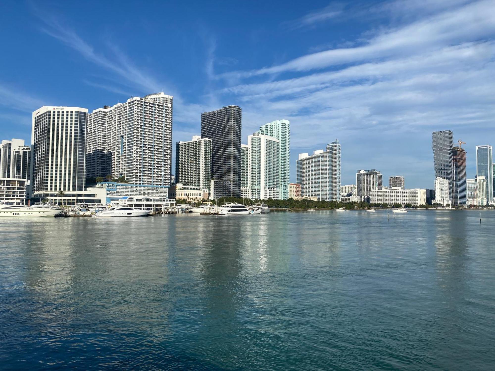 Apartment Brickell Unit, Amazing View, Balcony, Pool, 1 Free Parking *