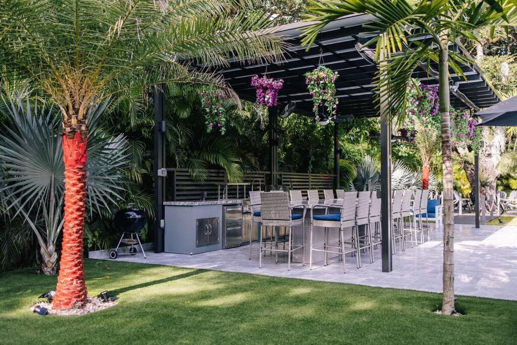 Villa With Outdoor Sauna, Outdoor Bar And Pergola With Games *