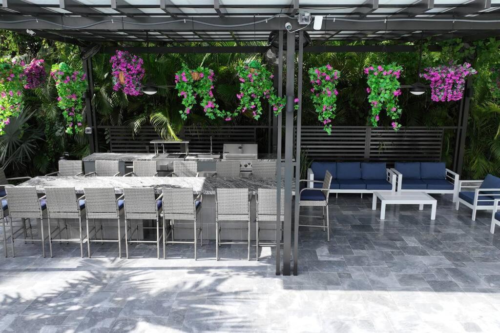 With Outdoor Sauna, Outdoor Bar And Pergola With Games * Miami