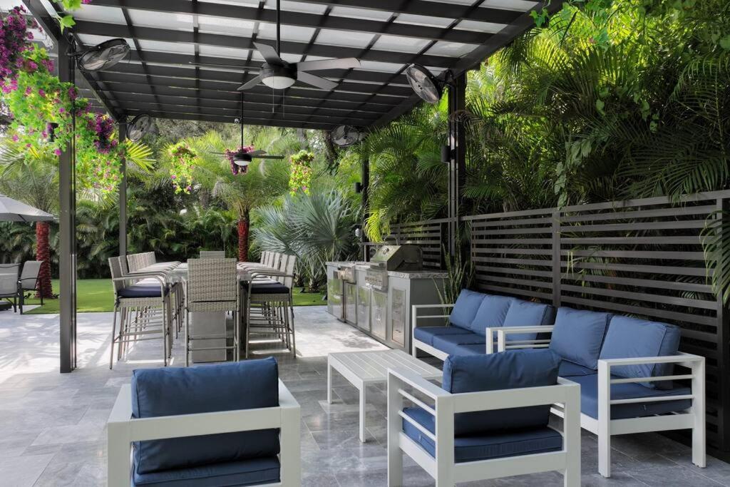With Outdoor Sauna, Outdoor Bar And Pergola With Games * Miami