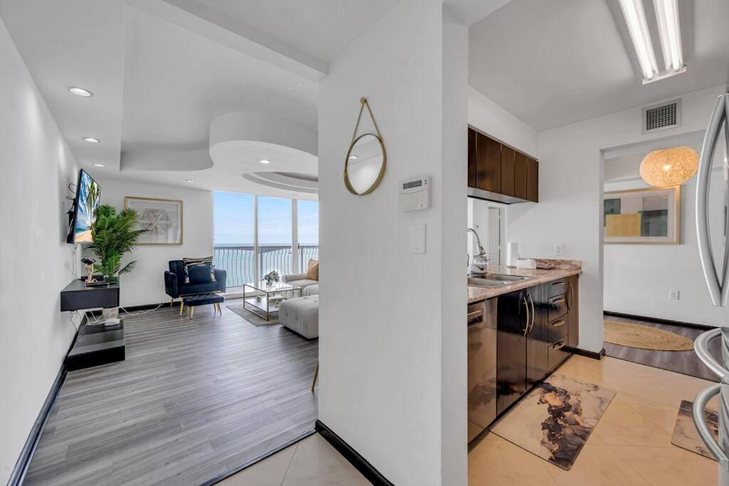 New Stunning 2br Brickell Condo-free Parking Apartment Miami