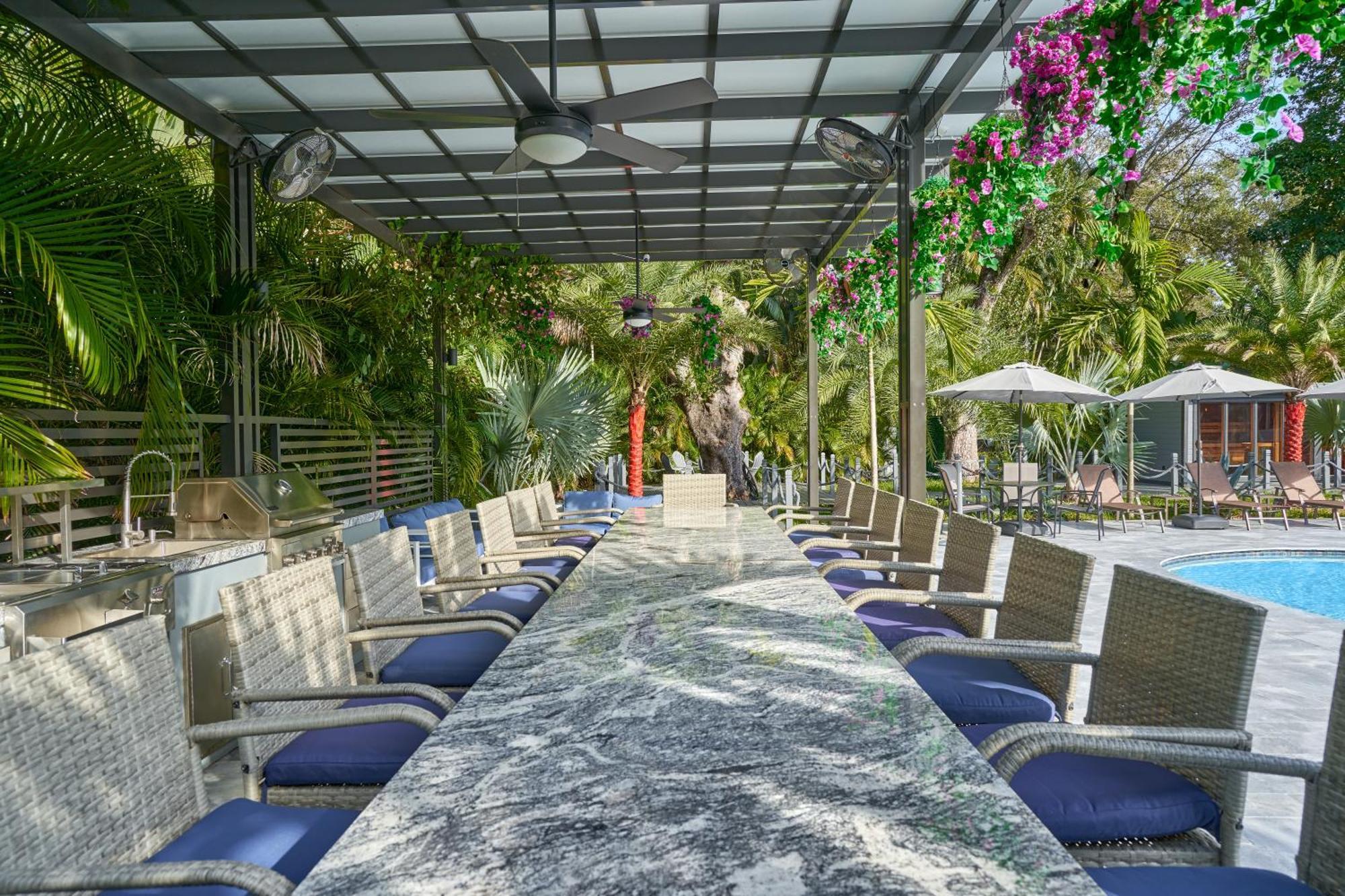 Villa With Outdoor Sauna, Outdoor Bar And Pergola With Games Miami