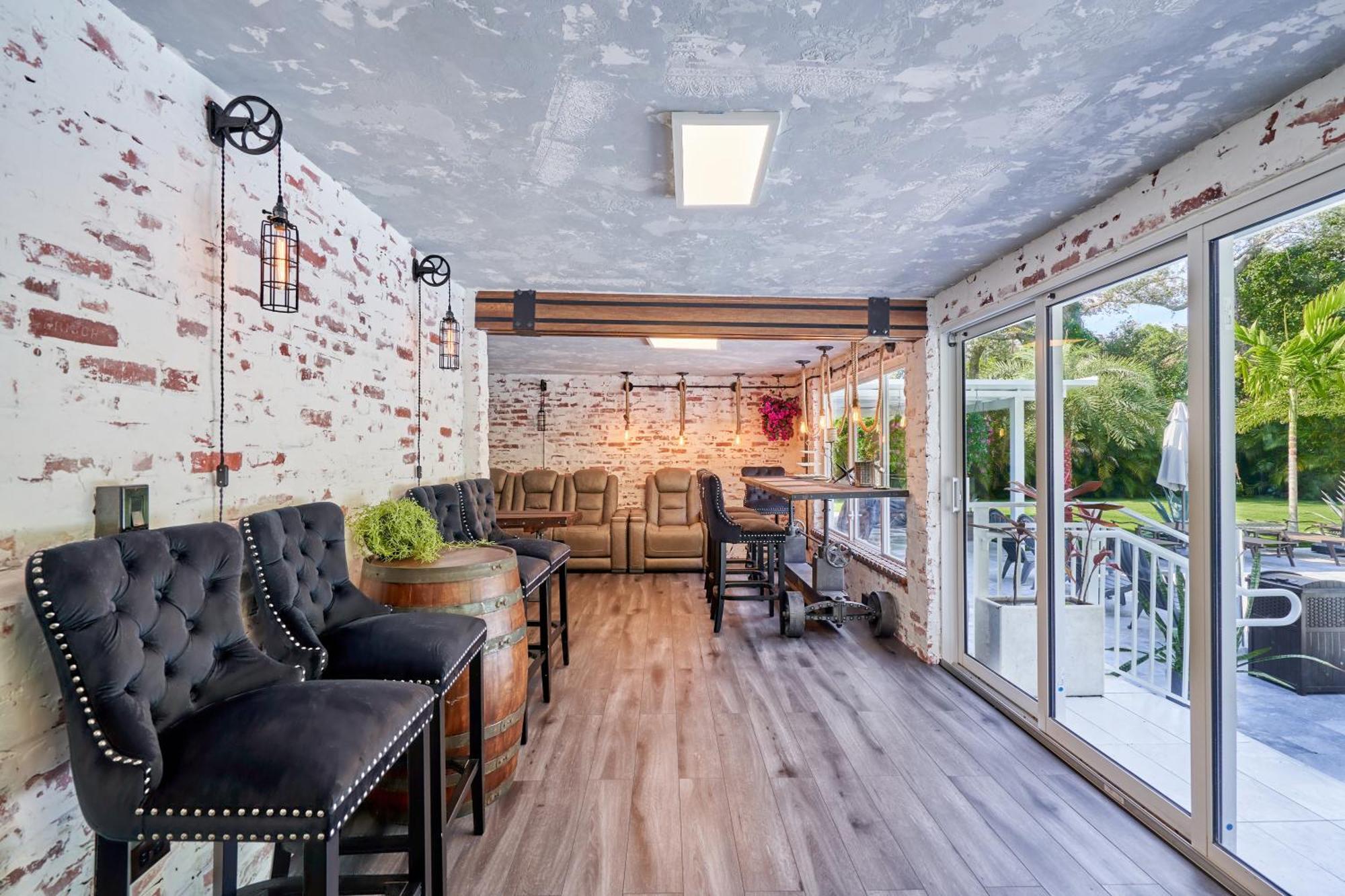 Villa With Outdoor Sauna, Outdoor Bar And Pergola With Games