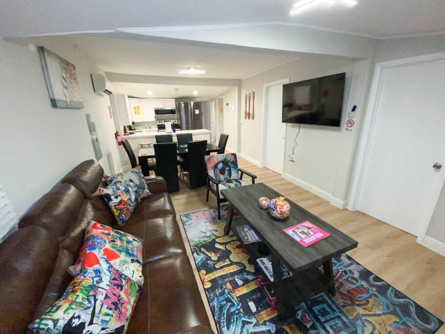 Unique Art Escape W/ Hottub, Arcade & Murals Vakantiehuis Miami