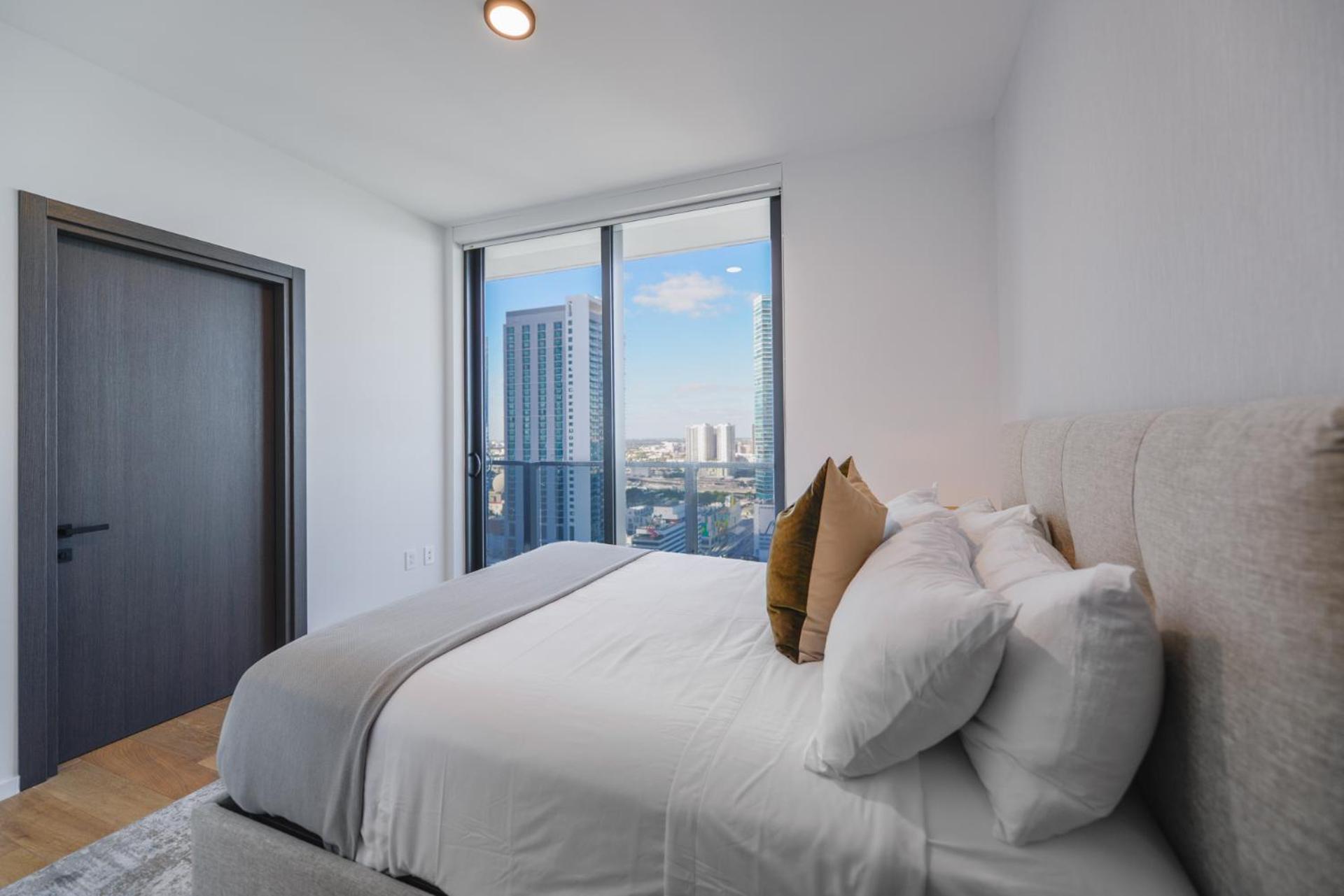 Luxury Apt With Amazing City Views All Of Apartment