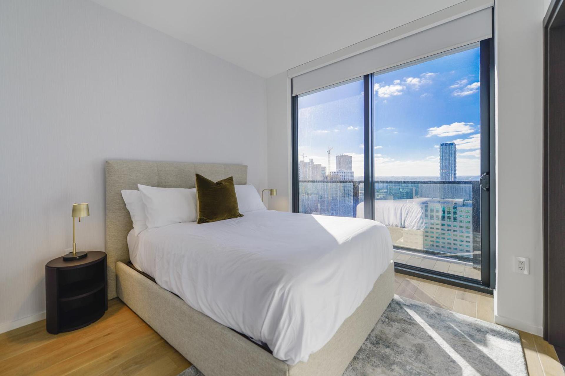 Luxury Apt With Amazing City Views All Of Apartment *
