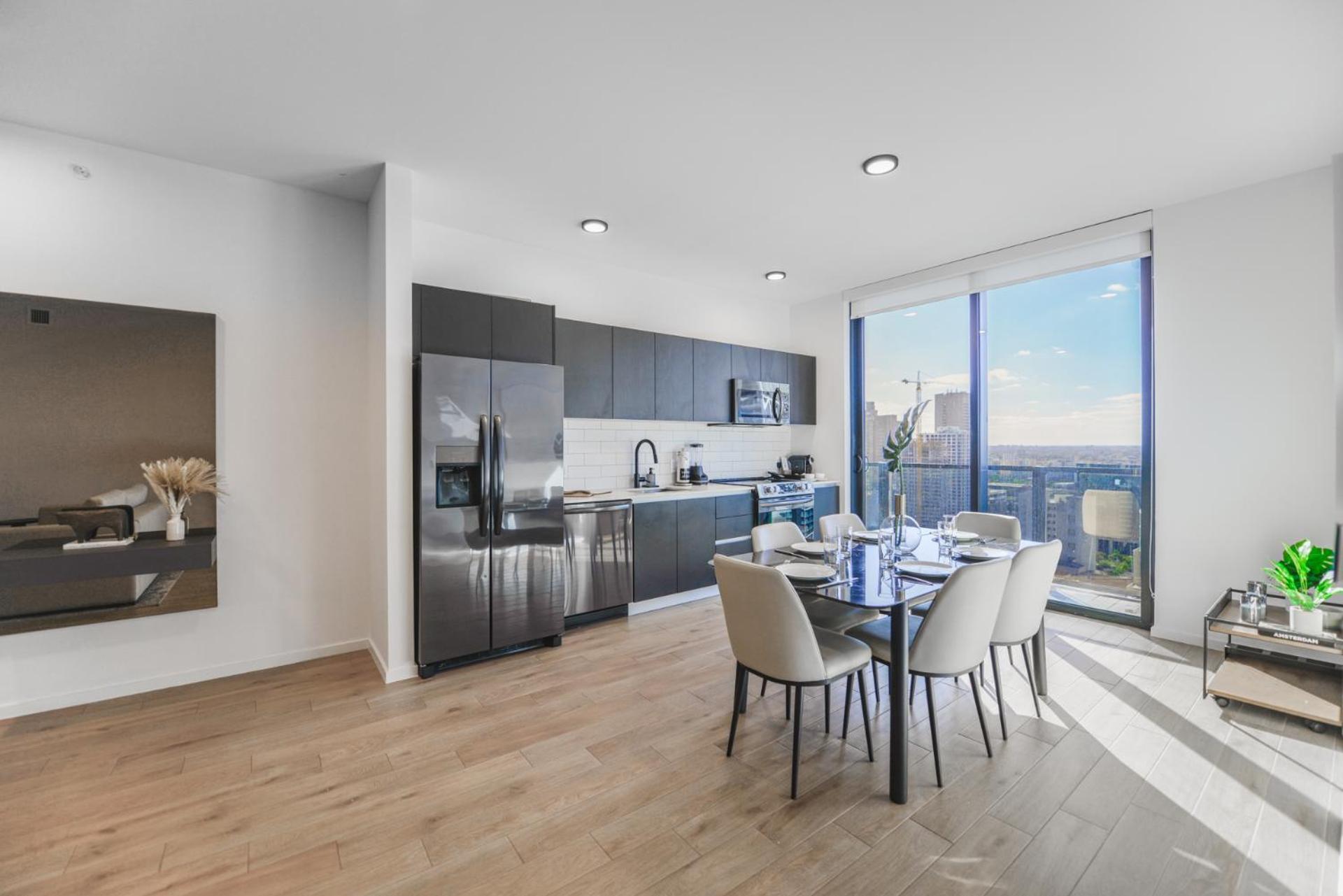 Luxury Apt With Amazing City Views All Of Apartment *