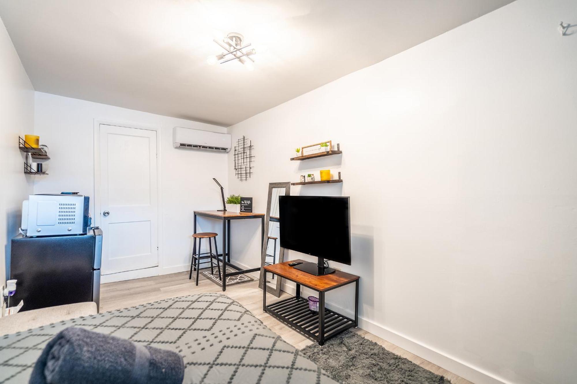 Cozy W/gated Parking Apartment Miami