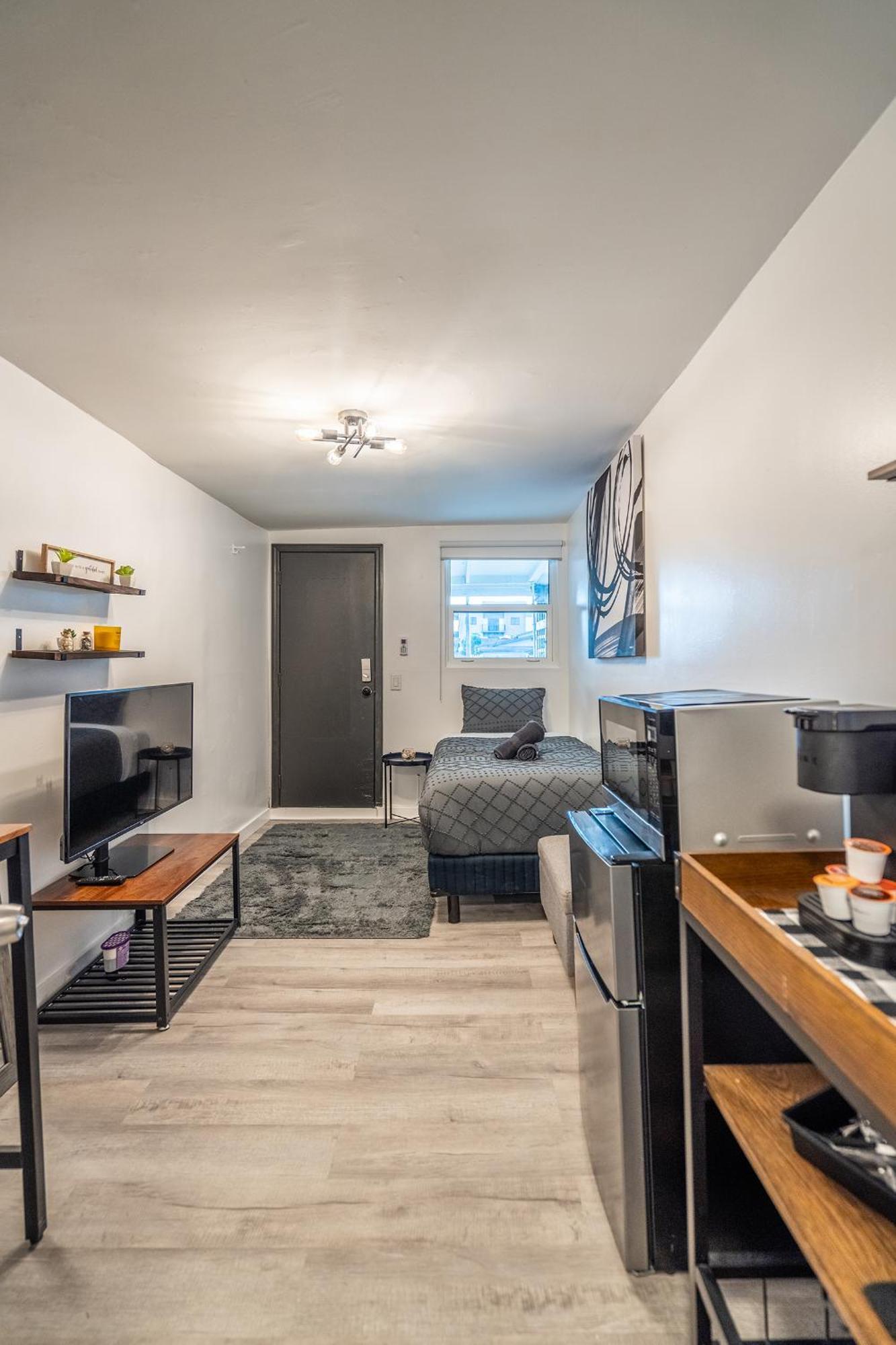 Cozy W/gated Parking Apartment Miami