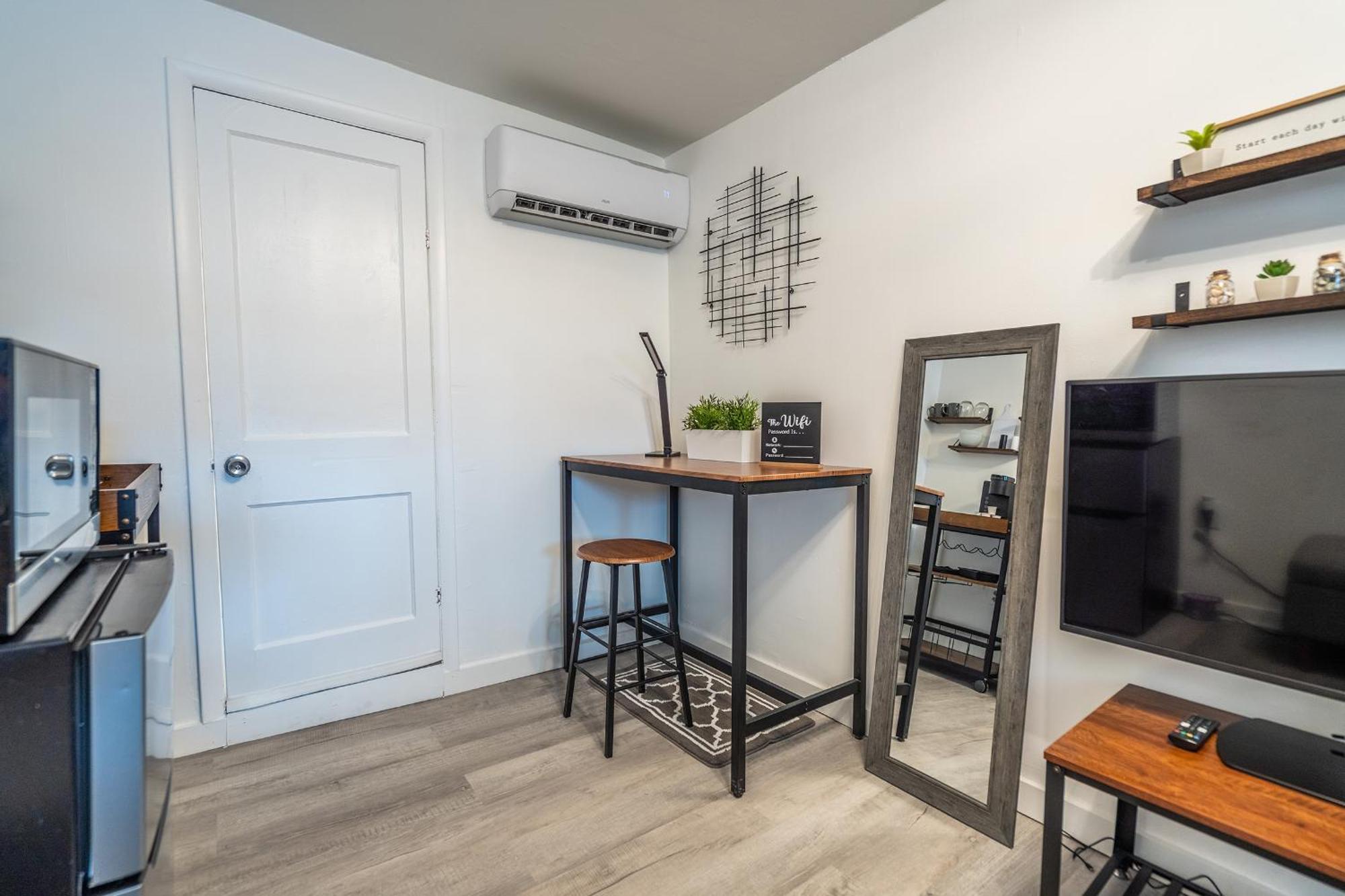 Apartment Cozy W/gated Parking Miami