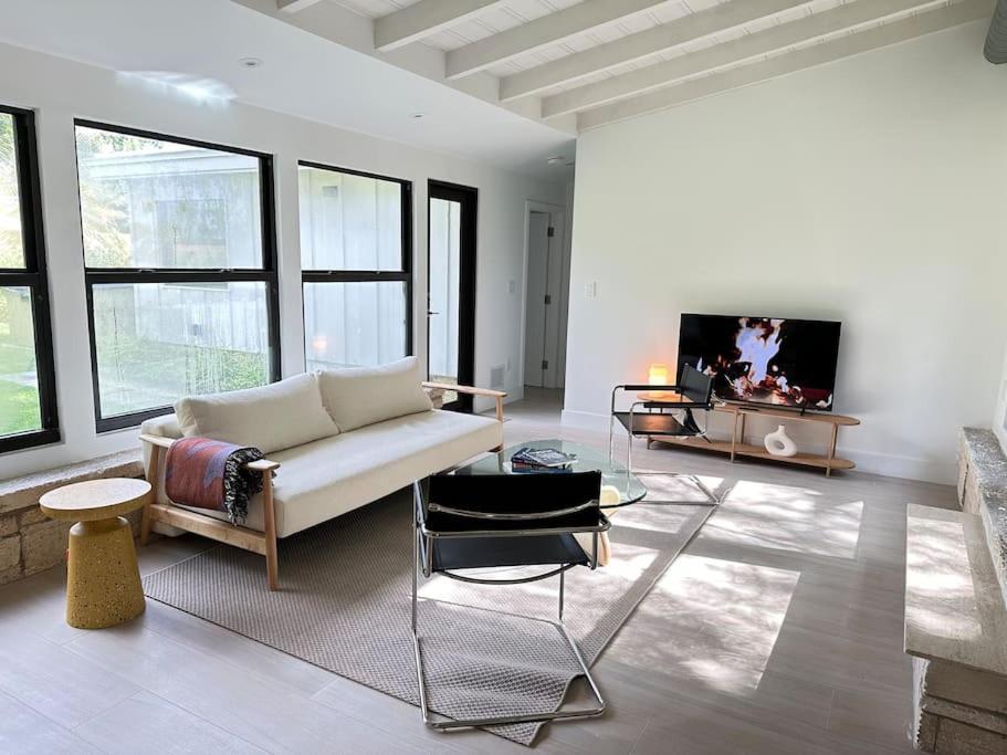 Holiday home Coconut Grove Mid-century Jungle Oasis