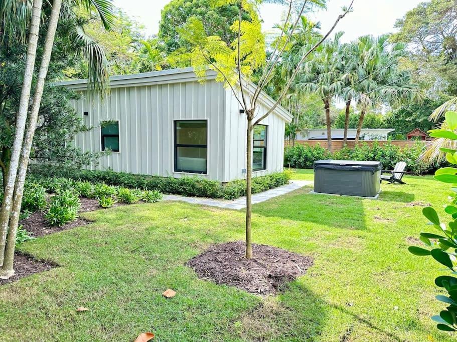 Holiday home Coconut Grove Mid-century Jungle Oasis *